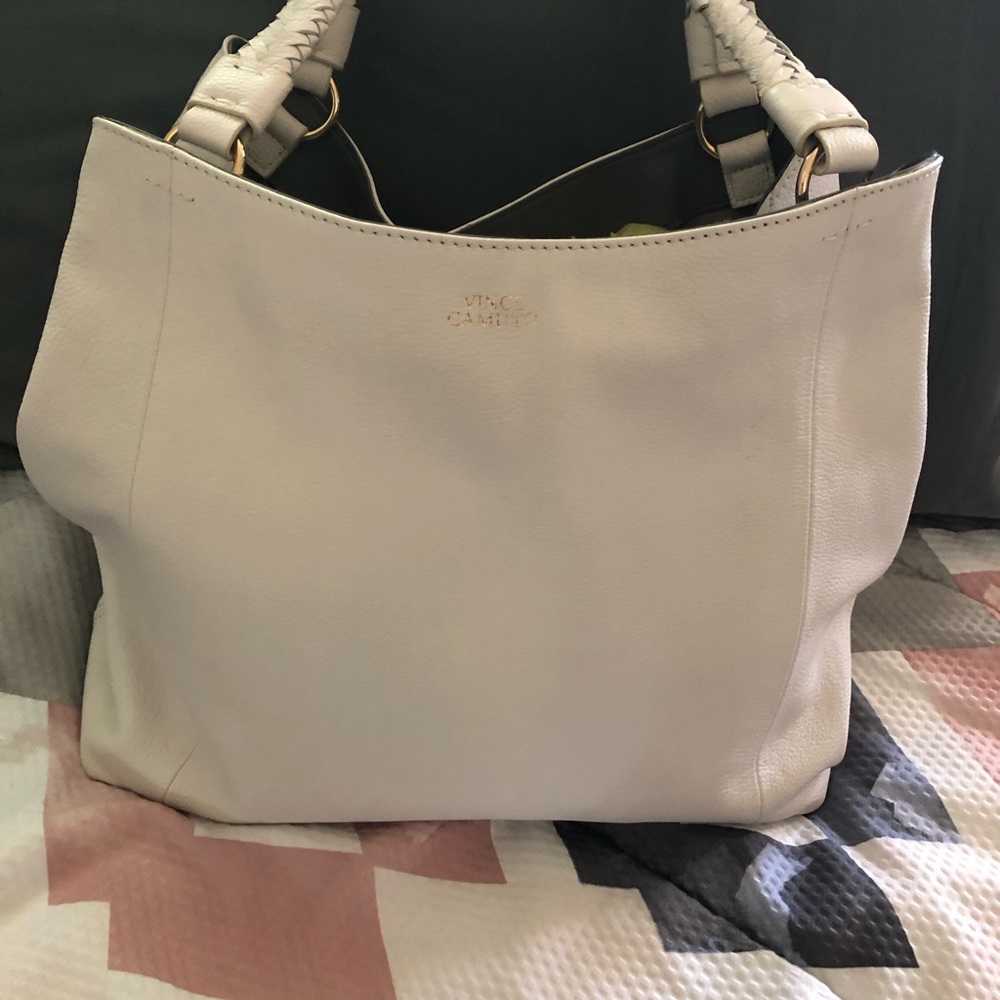VINCE CAMUTO WHITE SWAN